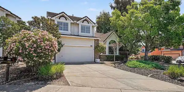 2129 Stratford Ct
