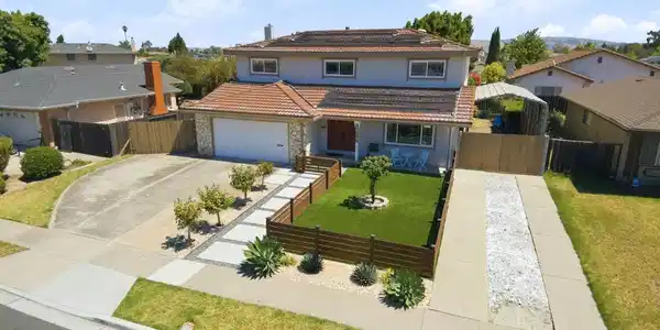 37896 Manzanita St