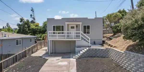 1923 Thompson Ln