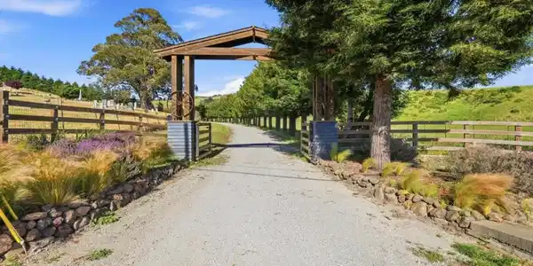 560 Stage Road