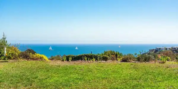 370 Surfview Drive