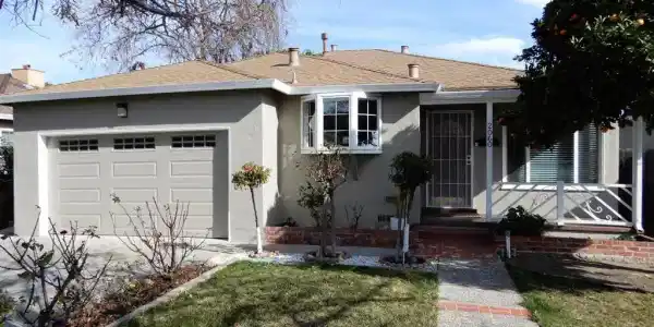 2060 Pulgas Avenue