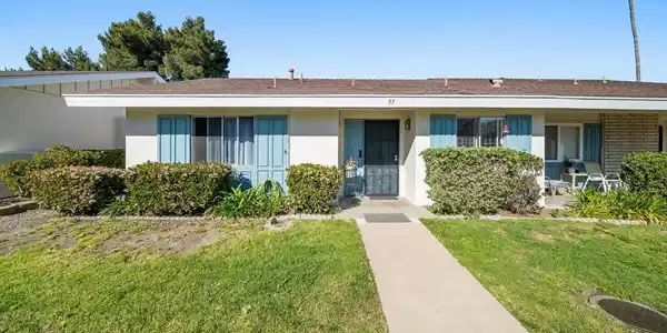 3755 Vista Campana N