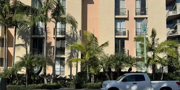 535 Esplanade
