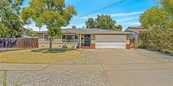 3411 Clayburn Rd