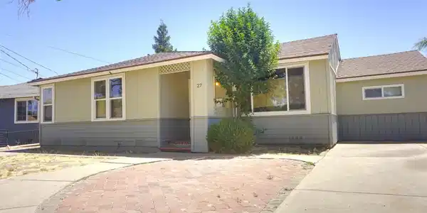 27 Robinson Ave