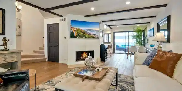 8666 Villa La Jolla Dr