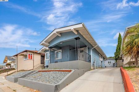 5444 Bancroft