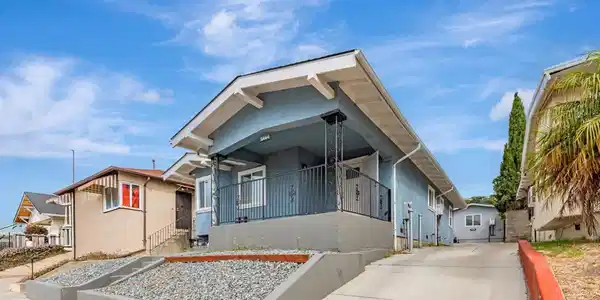 5444 Bancroft