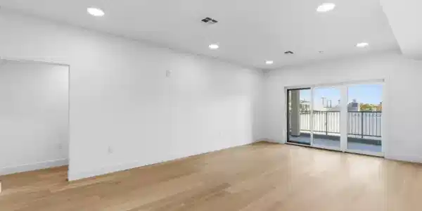 560 El Camino Real
