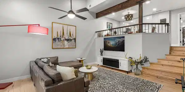 3320 Caminito Eastbluff