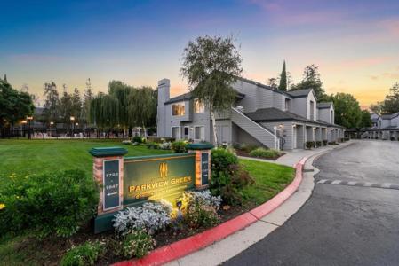 1612 Parkview Green Circle