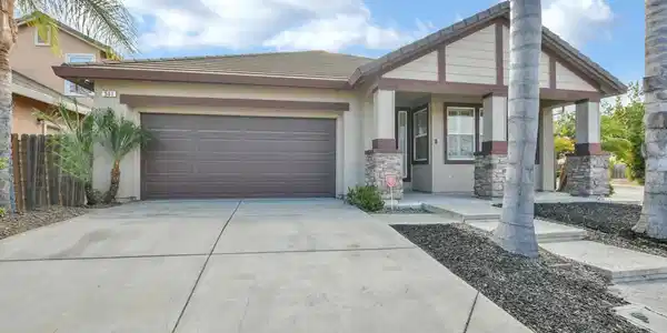 501 Lassen Way