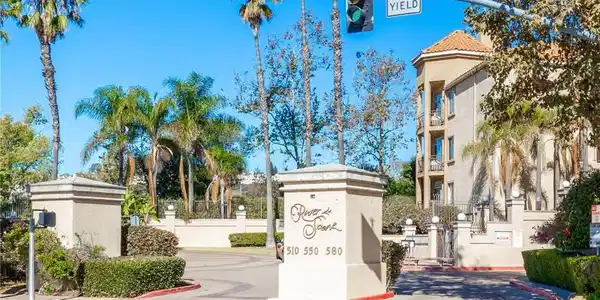 510 Camino De La Reina