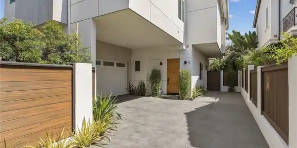 2206 Bataan Road