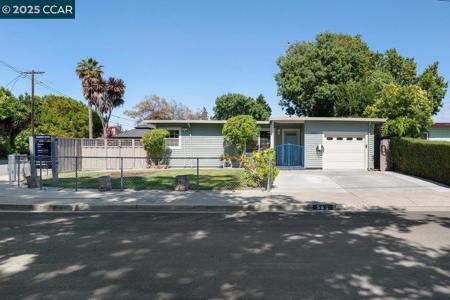 561 Manzanita Ave