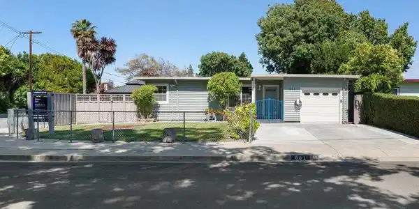 561 Manzanita Ave
