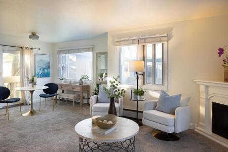 420 Dela Vina Avenue