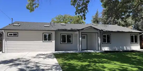 2559 Lynn Ave