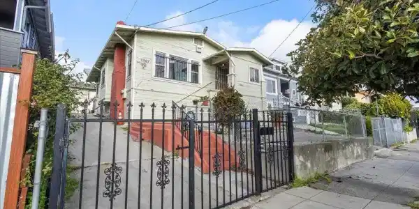 2407 19Th Ave