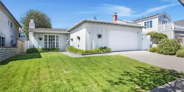 915 Driftwood Avenue