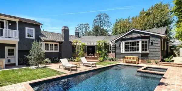934 Amalfi Drive