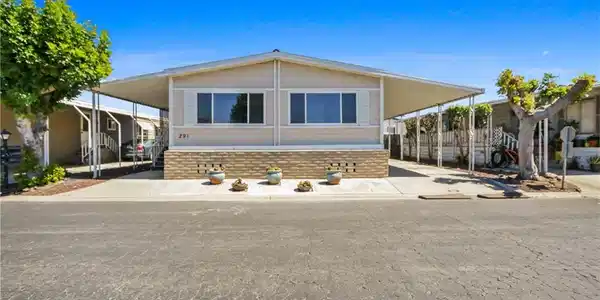 3595 Santa Fe Avenue