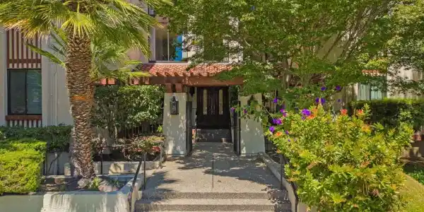 320 Elm Street