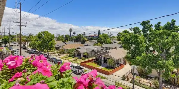 363 Newport Avenue