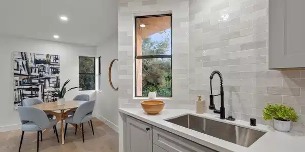 8326 Via Sonoma