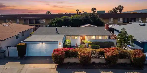 3026 Poinsettia Dr