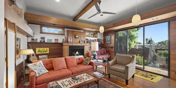 1817 David St
