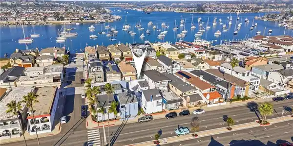 820 W Balboa Boulevard