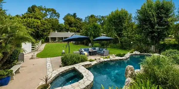 24 Buckskin Lane