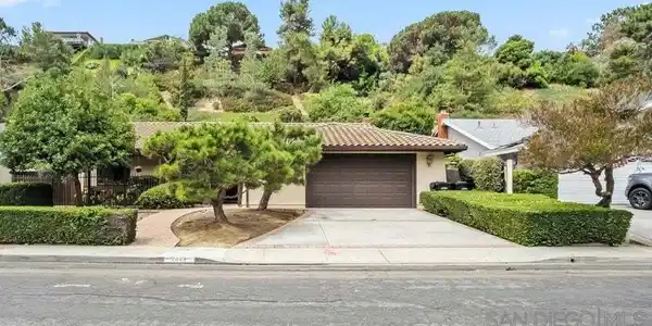 5484 Coral Reef Ave