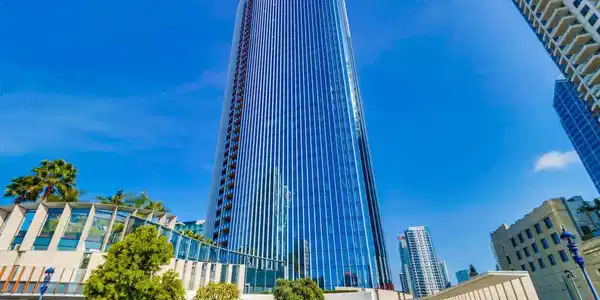 888 W E St