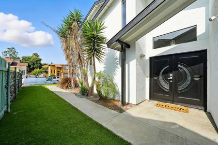 3801 Via De La Bandola