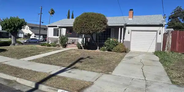 132 Campbell Ave