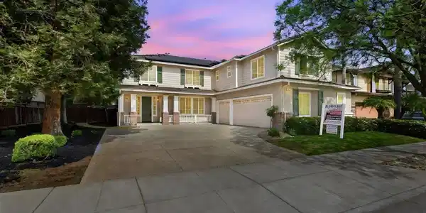 1453 EMPRESS LANE