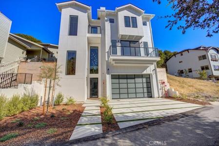 582 Paseo Street