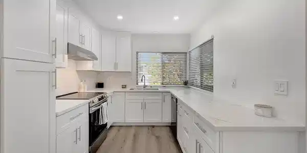 6672 Sun Drive