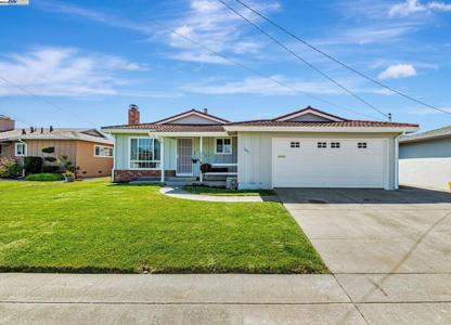 5491 Fernwood Dr