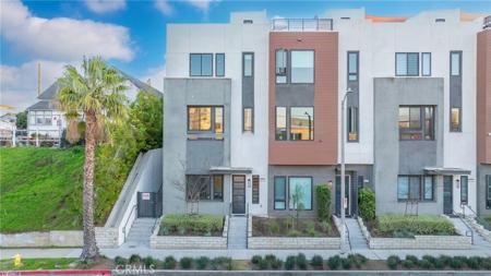 273 W 8th Street