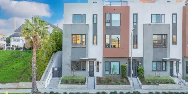 273 W 8th Street