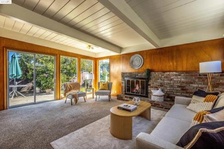 1176 Via Los Trancos