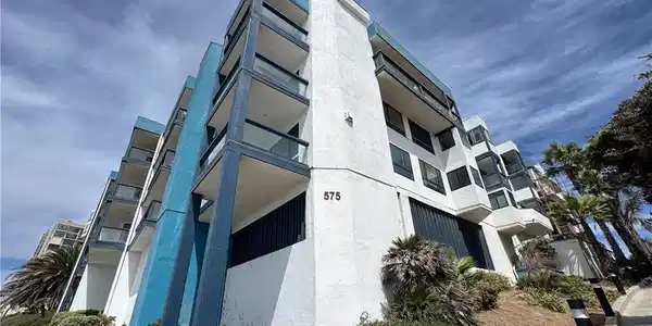575 Esplanade