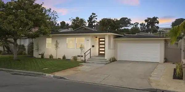 744 Catalina Blvd