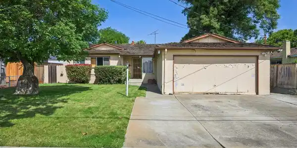 36113 La Salle Dr