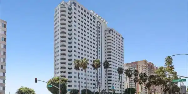 525 E Seaside