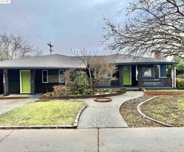 949 Flores Way